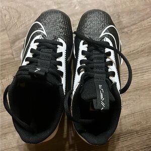 Boys Nike Football 🏈 Cleats - Size 13C